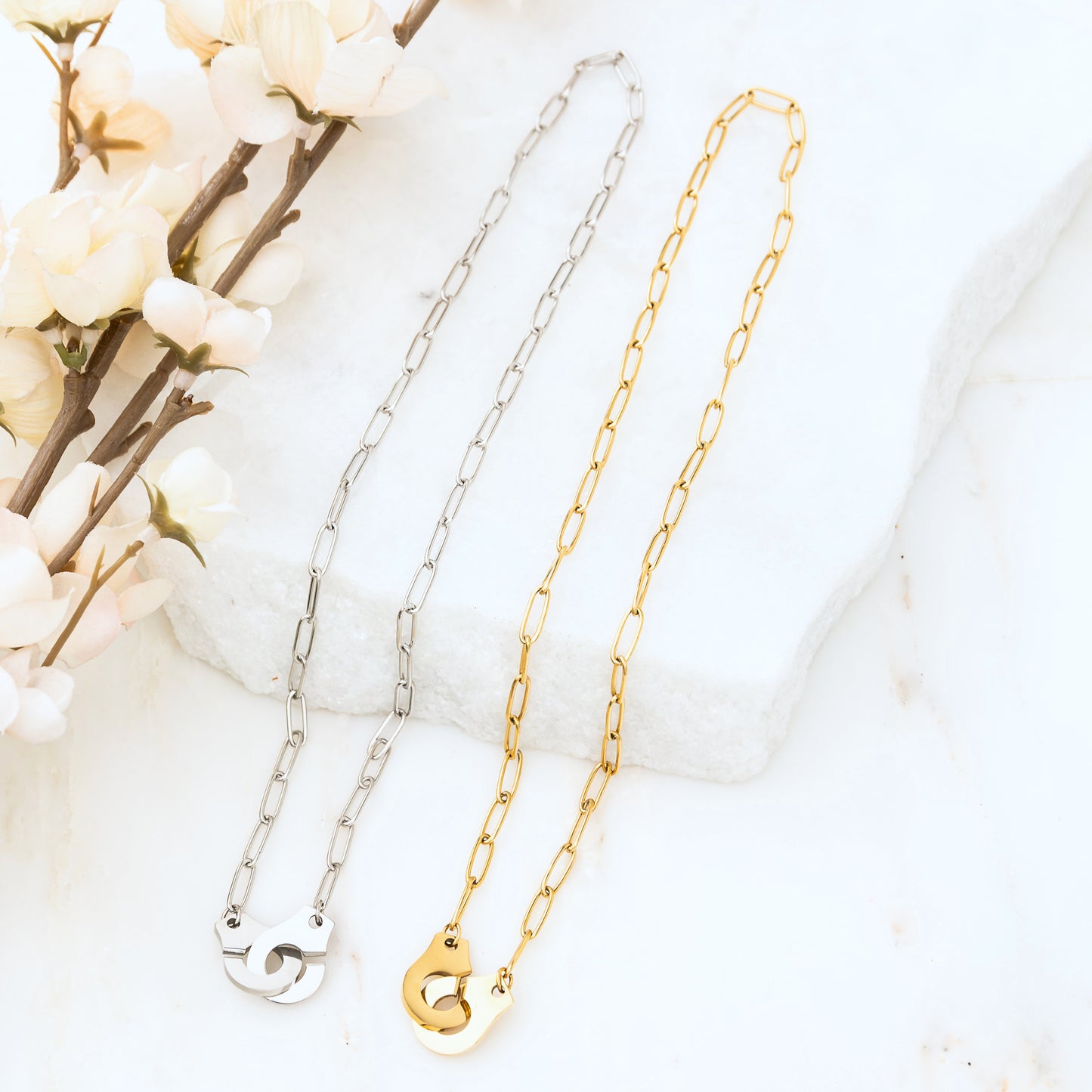 18K STAINLESS STEEL HANDCUFF NECKLACE