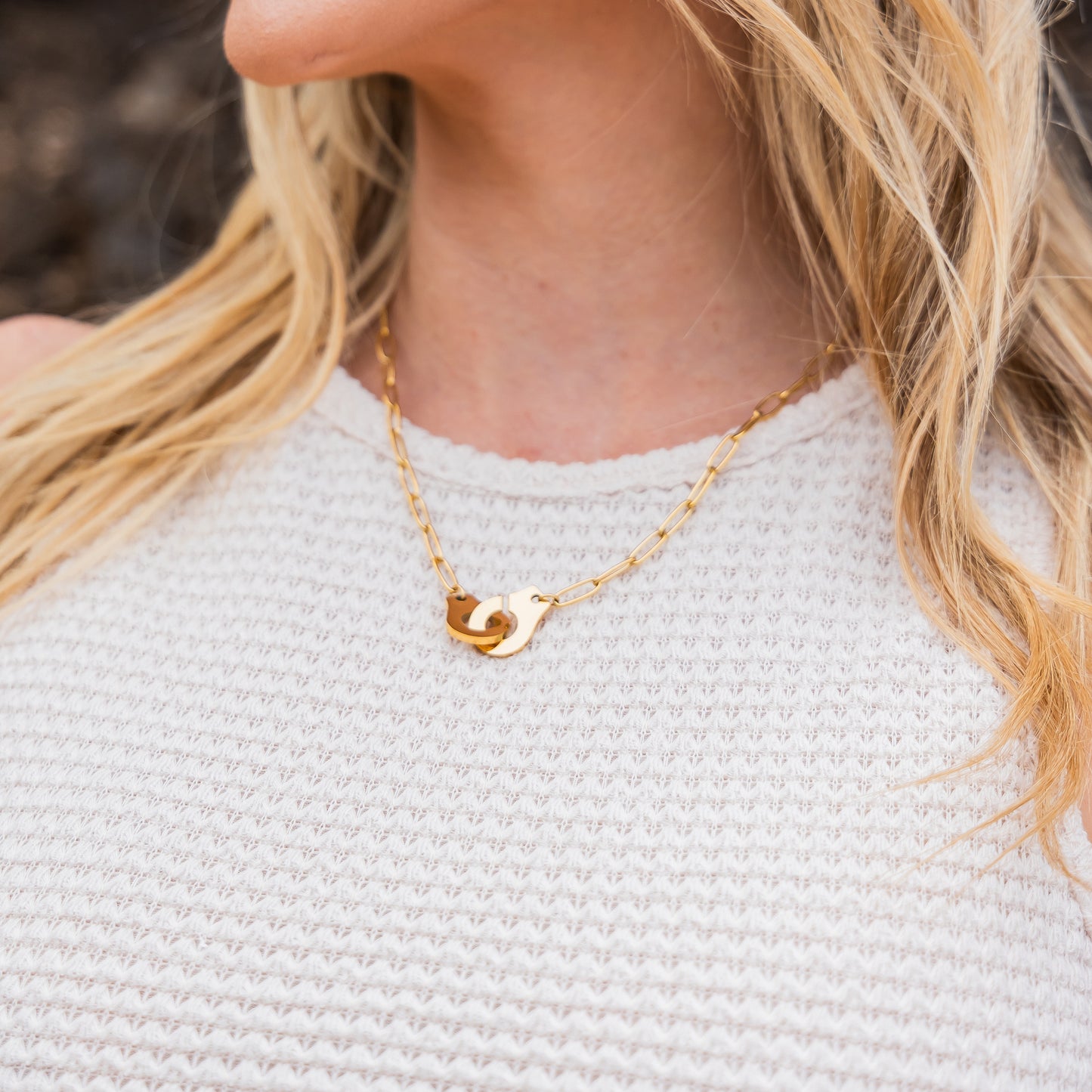 18K STAINLESS STEEL HANDCUFF NECKLACE